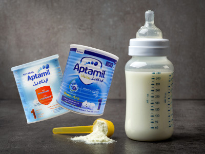 تفاوت شیر خشک آپتامیل با آپتامیل پرونوترا؛ کدام برای هوش و ایمنی بهتر است؟
