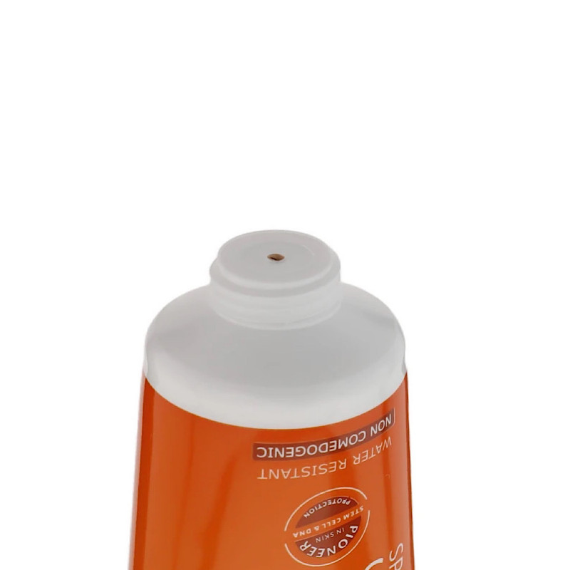 کرم ضد آفتاب بژ روشن پوست چرب فاقد چربی مدل Photosome با SPF50 فیس دوکس 40 میلی لیتری