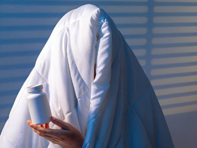 ملاتونین بهتر است یا کلونازپام؟ تفاوت بهترین مکمل‌های خواب