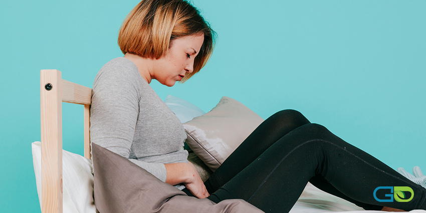 نقش تغذیه و نوشیدن مایعات کافی در پیشگیری و درمان سوزش ادرار